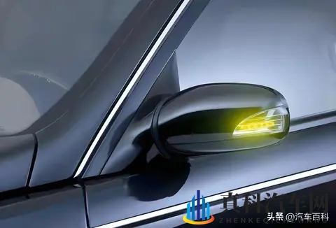 开车不打转向灯,28%事故因它起,新规罚到肉疼!-1