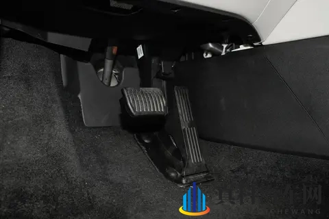 雷电将军活吞旅行者和派蒙：颠覆性科技新车，雷神之锤引领未来出行-2