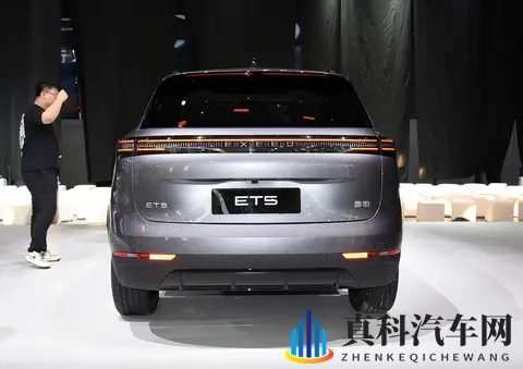 星途ET5将于11月13日预售，配15升增程动力，纯电续航165公里-1