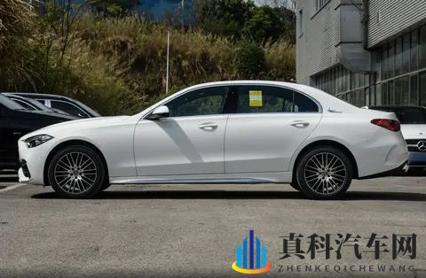 花30万买台15T的车，到底图个啥？静态解析奔驰C级-3