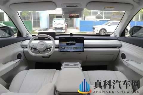 18万买C级SUV，轴距3米，油耗4L，还有空悬+CDC！-3