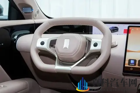 华为乾崑ADS 4+鸿蒙座舱,这款SUV“满配”开卷-1