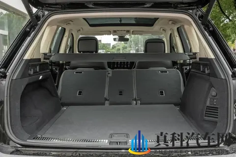 纯进口的中大型SUV，配20T发动机+空气悬挂，25款大众途锐能买？-2