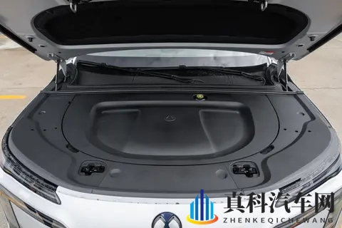 腾势N8L尊荣型，2025款旗舰SUV，家庭出行好帮手-2