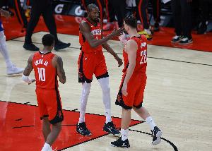 媒体人：西部在季后赛除了雷霆和掘金 当属火箭实力最强！