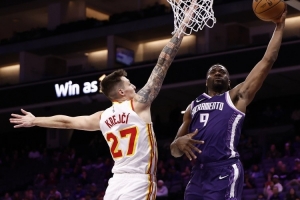 空空如也！阿丘瓦半场首发出战8分钟数据栏全部为零 正负值-14