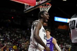 福克斯：加西亚18分钟就正负值+25 他整场比赛的防守都极具压迫性