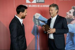 获评巴萨史上最受爱戴球员！梅西：我原希望整个生涯都能留在巴萨