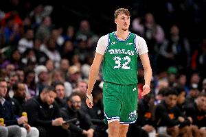 Shams：弗拉格过去48小时一直身体不适 拇指和肩膀也一直有伤